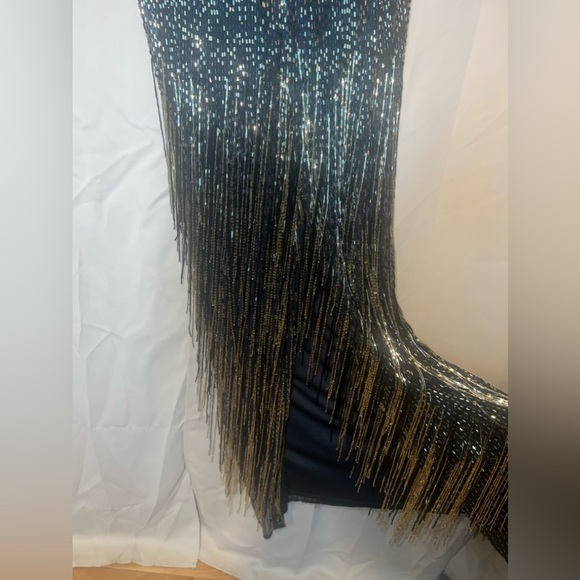 Mac Duggal 93584 LONG SLEEVE BEADED FRINGE EVENING GOWN - Picture 7 of 12